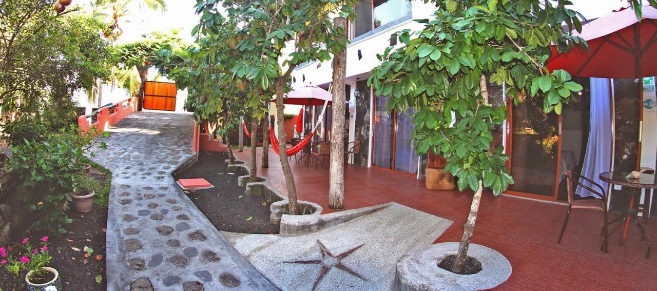 Lava House Hostal Puerto Ayora  Eksteriør bilde