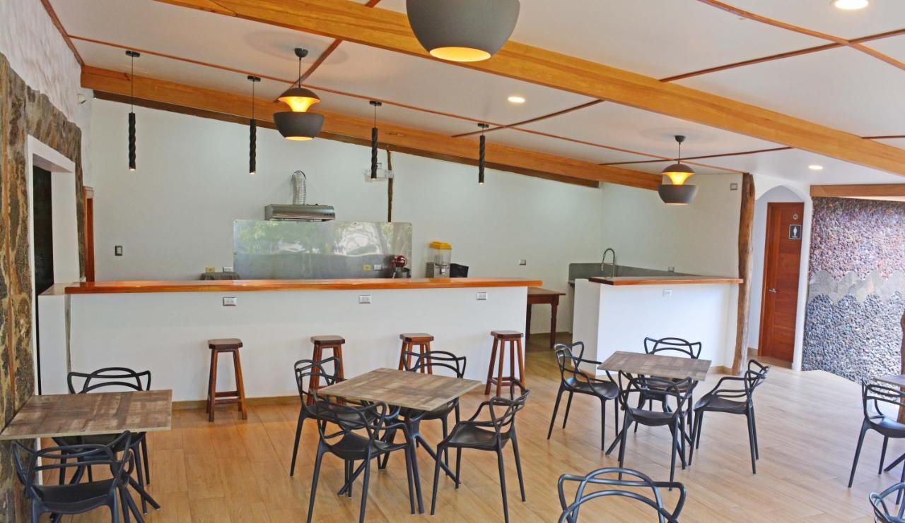 Lava House Hostal Puerto Ayora  Eksteriør bilde