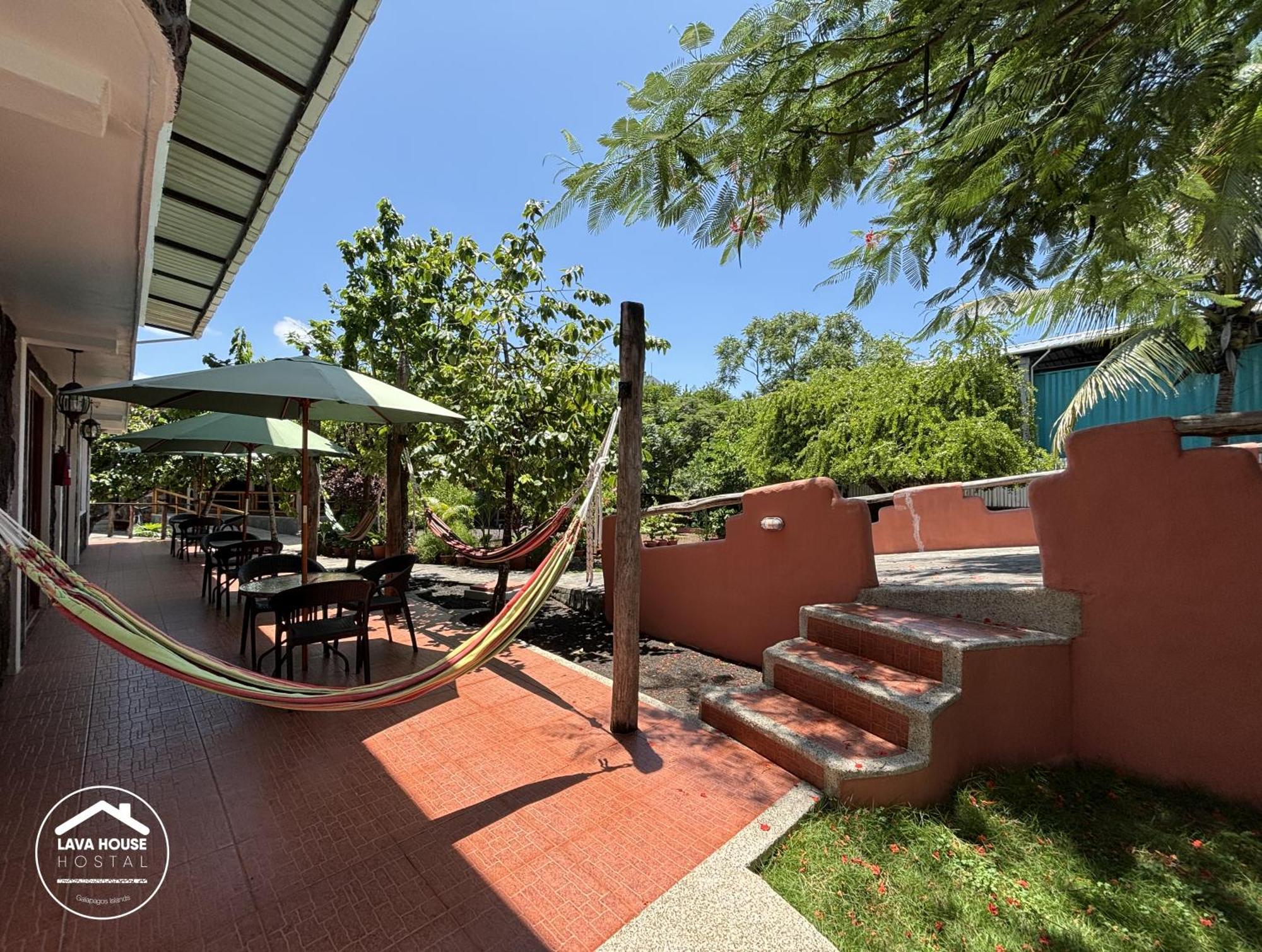 Lava House Hostal Puerto Ayora  Eksteriør bilde