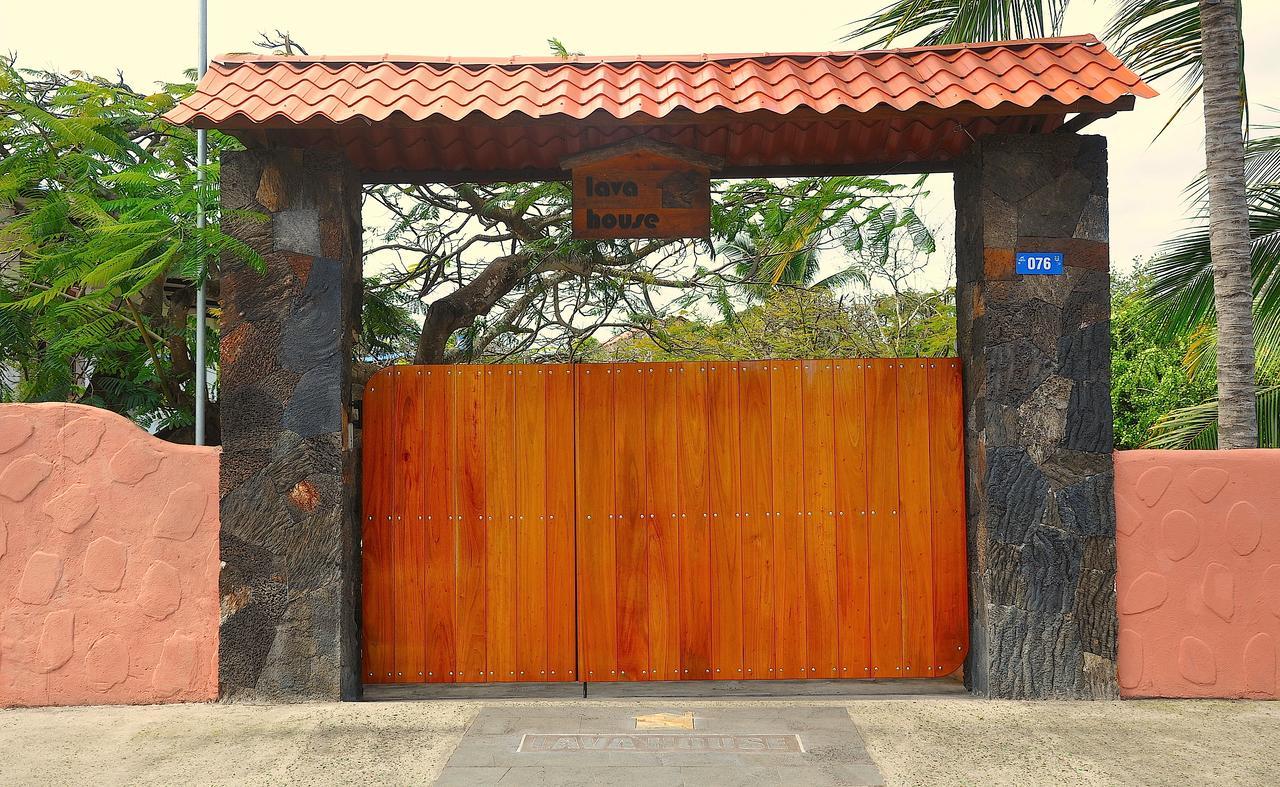 Lava House Hostal Puerto Ayora  Eksteriør bilde